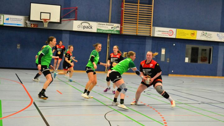 TuS Handballen Damen Nicht Zu Stoppen