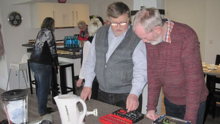 Reparaturcaf Im Begegnungszentrum Bamenohl Ffnet Wieder