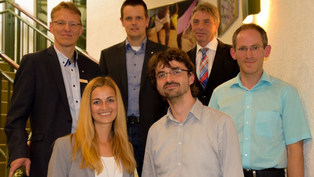 Atalanda-Geschäftsführer Roman Heimbold (vorne, Mitte) stellte das Konzept im Rathaus vor. von Prillwitz