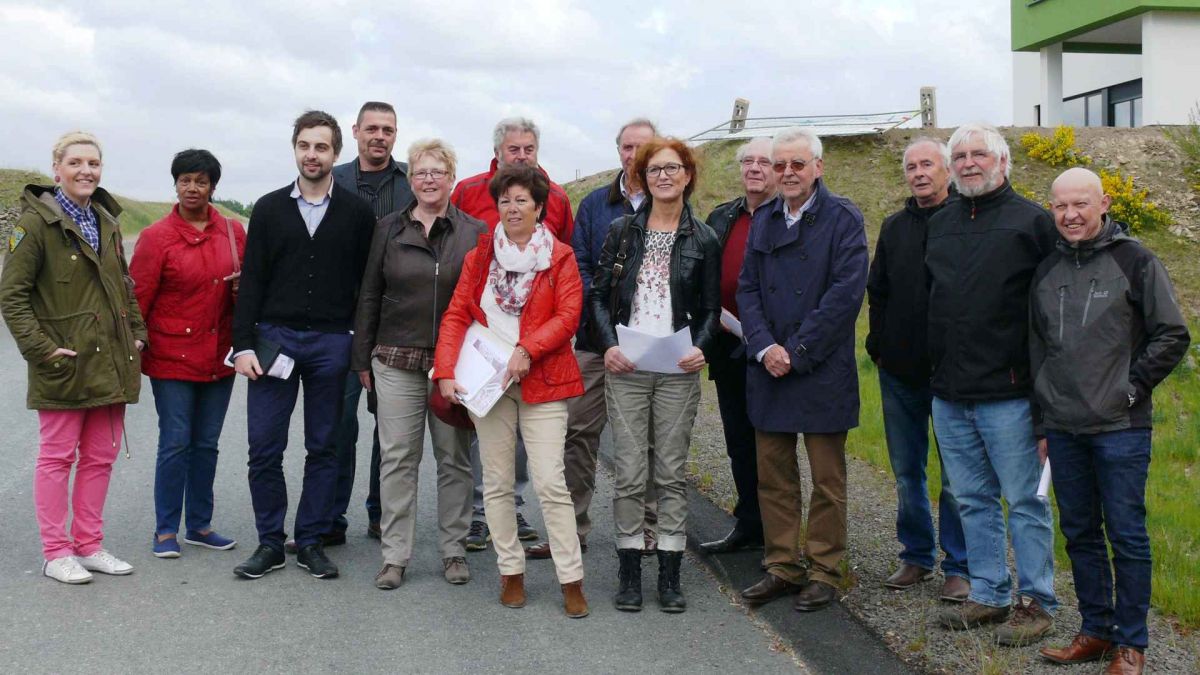SPD-Kommunalpolitiker aus dem Kreis Olpe besuchten den Interkommunalen Gewerbepark Hüppcherhammer.