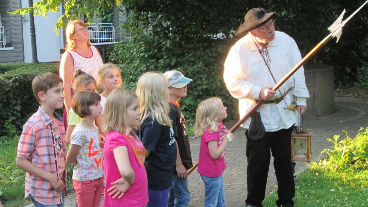 Am 15. Juli können Kinder mit dem Nachtwächter Dieter Auert auf Entdeckungsreise durch die Hansestadt Attendorn gehen.