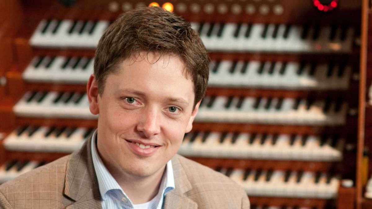 Auch Daniel Beckmann, Domorganist in Mainz und Abiturient aus dem Jahre 1999, gehört zu den Musikern des Konzertes „Orgel plus“.
