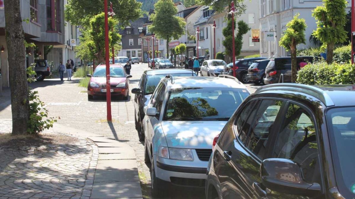 Im Ortskern von Altenhundem gilt ein neues Parkraumkonzept. von Stadt Lennestadt