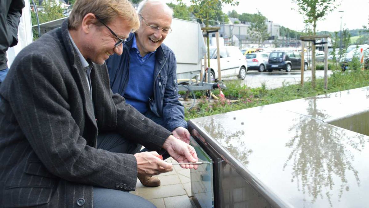 Lennepark-Einweihung: Planer Marcel Adam (links) und Bürgermeister Dietmar Heß. von s: Barbara Sander-Graetz