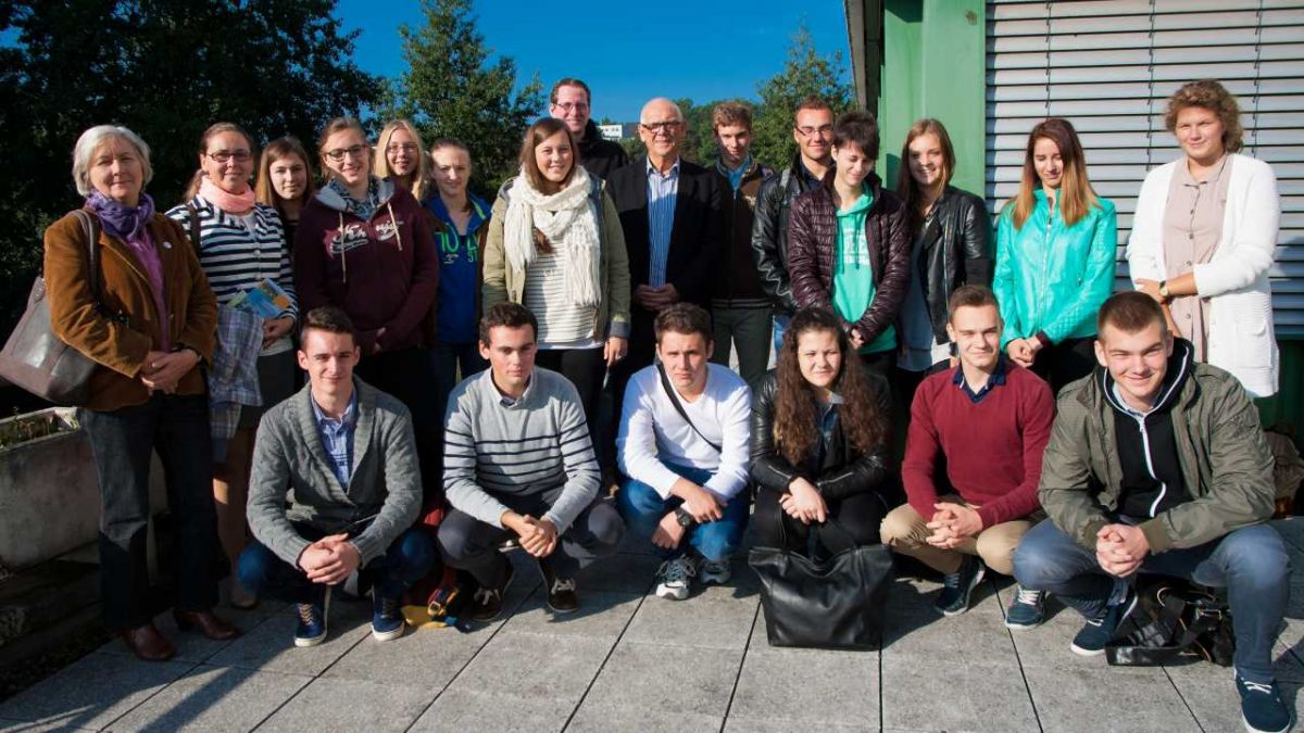 Zwölf Schülerinnen und Schüler aus Ungarn sind zurzeit in Olpe zu Gast. von Volker Lübke