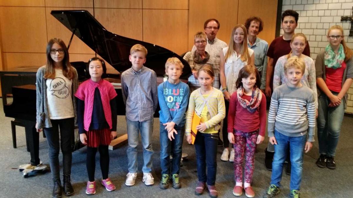 Bei einem Klavierkonzert im Rathaus zeigten die jungen Schüler der Musikschule ihr Können.