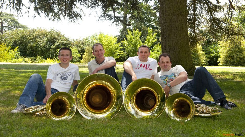 Virtuosen an der Tuba: Das „Miraphone Tuba Quartett“. von Thangois Baglin