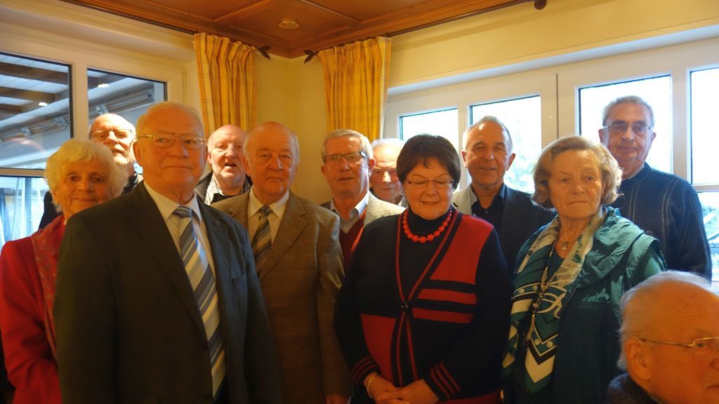 Der neue Vorstand der Senioren Union Lennestadt mit dem bisherigen Vorsitzenden Hermann Nöcker und der Kreisvorsitzenden Wilma Ohly.