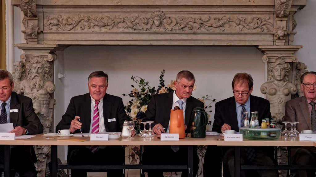 Beim „Olper Stammtisch“ der IHK Siegen wurde die demografische Entwicklung diskutiert.