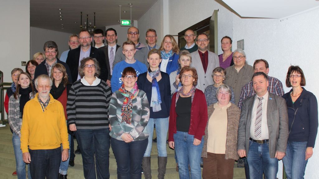Beim 2. „Runden Tisch Asyl“ im März 2015 trafen sich mehr als 30 Vertreter aus karitativen, politischen, sozialen, kirchlichen und gesellschaftlichen Bereichen im Rathaus der Hansestadt.