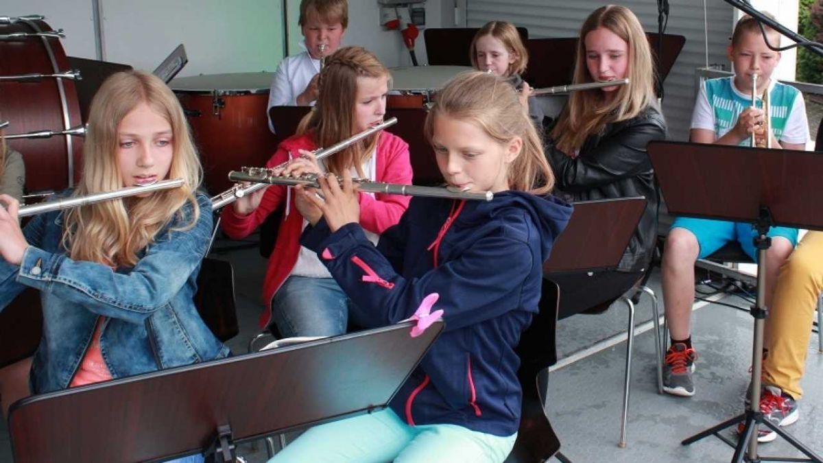 Die Musikschule Lennetal erweitert ihr Kursangebot demnächst um Dudelsack-Unterricht. von Archiv Barbara Sander-Graetz