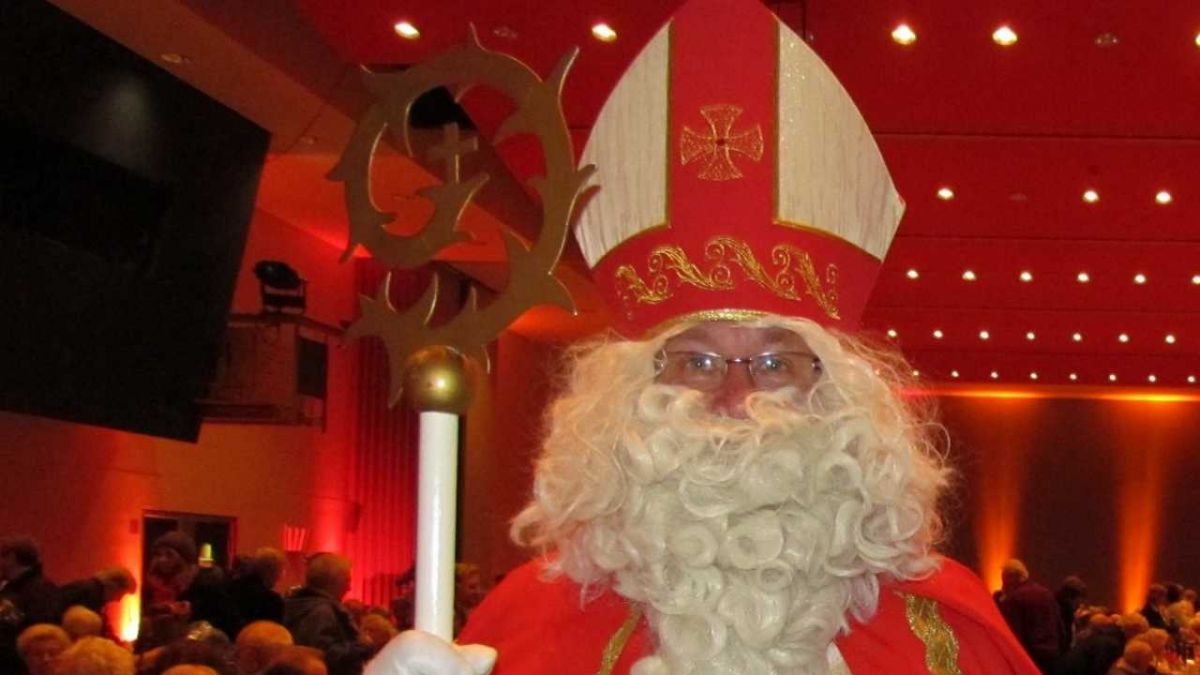 Der Nikolaus hat sich für Sonntagnachmittag angekündigt. von Symbol Barbara Sander-Graetz