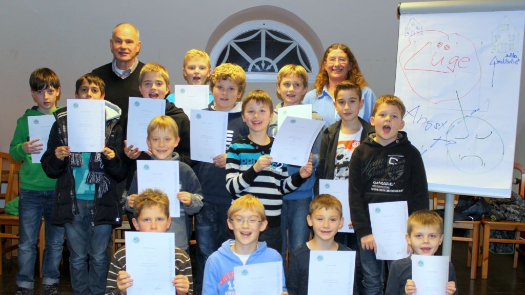 14 Jungen nahmen in den letzten Wochen in der Hansestadt Attendorn erfolgreich an einem Selbstbehauptungs- und Selbstverteidigungskurs teil.