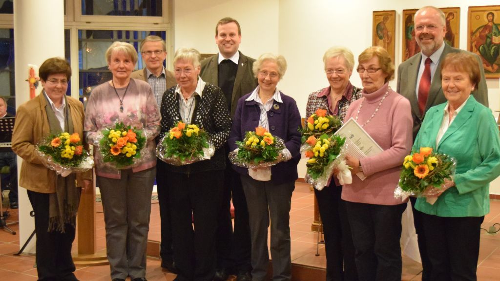 Mit der Verleihung des Elisabeth Kreuzes wurde das jahrzehntelange selbstlose Engagement der Geehrten im Ehrenamt in St. Liborius gewürdigt.