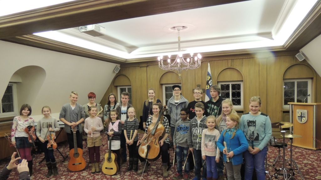 Die Musikschüler aus Drolshagen wurden nach ihrem Auftritt im "Alten Kloster" gefeiert.