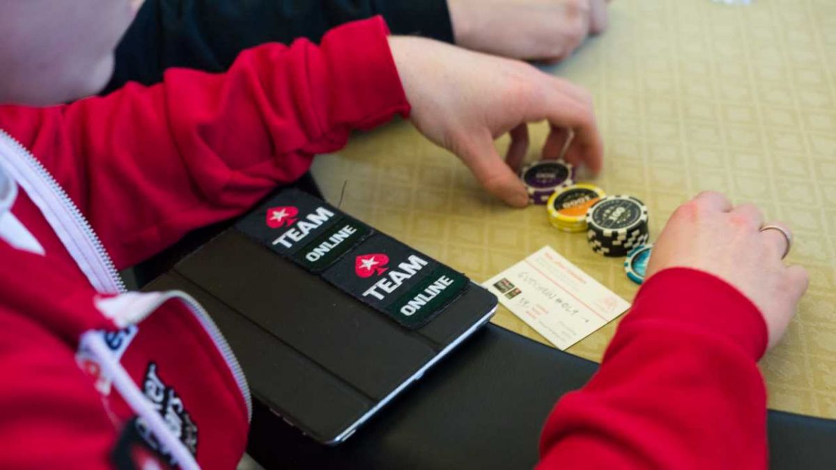 Beim „Charity Poker Turnier“ geht es um mehr als Chips und Karten.