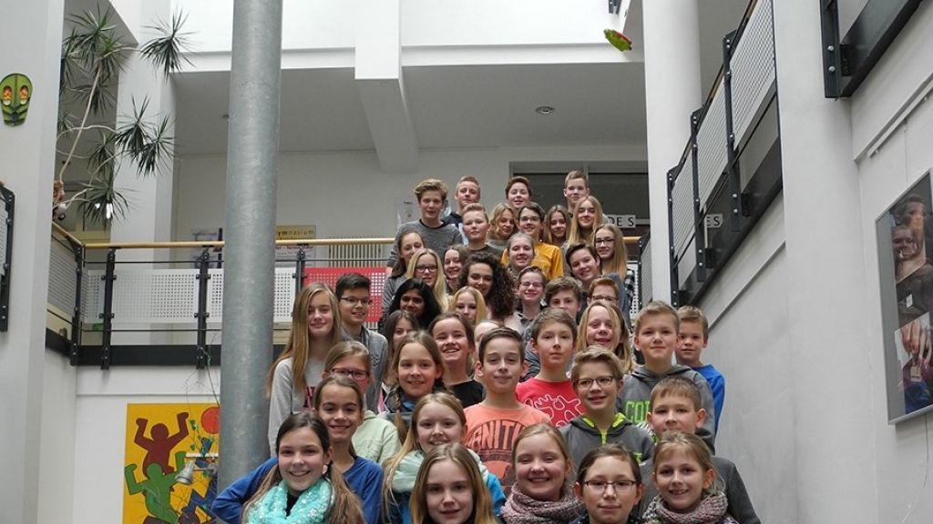 Erfolgreiche Teilnahme am Wettbewerb „Mathe im Advent“: die Schüler der Klassen 7a, 8a und 5b des Städtischen Gymnasiums Lennestadt.