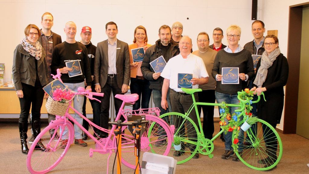 Die Hansestadt macht sich auf, zur fahrradfreundlichen Stadt zu werden. In diesen Tagen erhielten 14 Gastronomiebetriebe eine Auszeichnung sowie eine Werkstattbox.