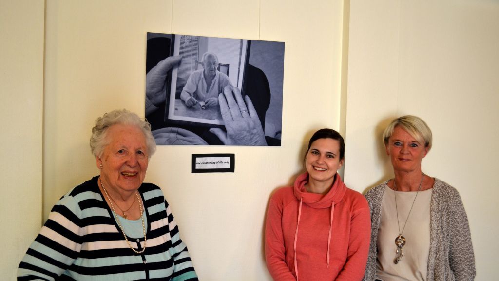 Lydia Baumann, Franziska Freiburg und Susanne Losch (v.l.) freuen sich auf den Ausstellungsstart.