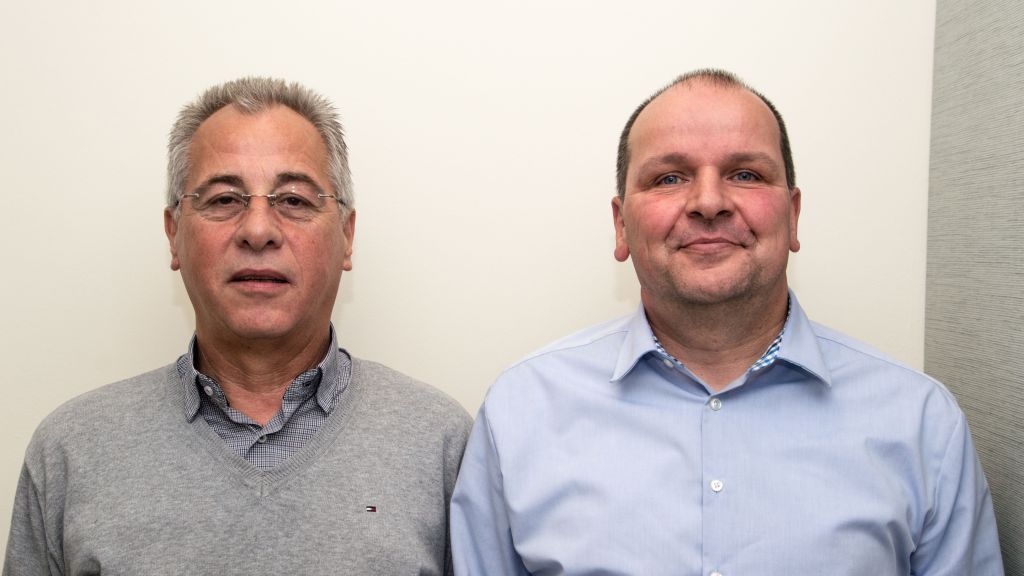 Wolfgang Rawe (links) und Ralf Harnischmacher haben ihre Ämter im Kreisschiedsrichterausschuss niedergelegt. von Nils Dinkel