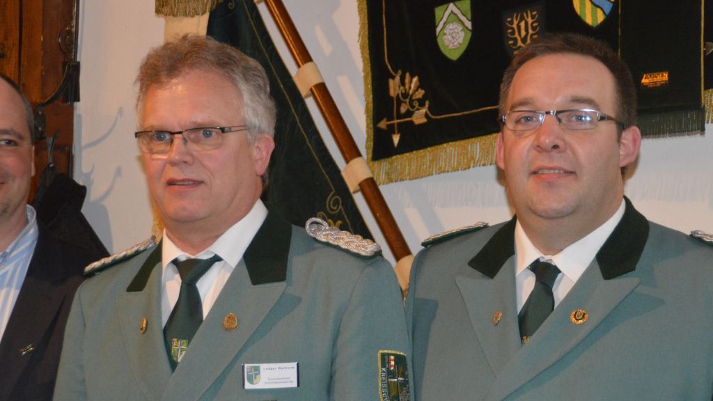 Wiedergewählt: Kassierer Ludger Maiworm (links) und Martin Wenzel, stellvertretender Kreisgeschäftsführer. von s: Barbara Sander-Graetz