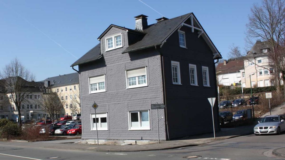 Ab sofort befindet sich die Bußgeldstelle im Eckhaus Westfälische Straße/Sonnenhang (Foto: Kreis Olpe). von Kreis Olpe