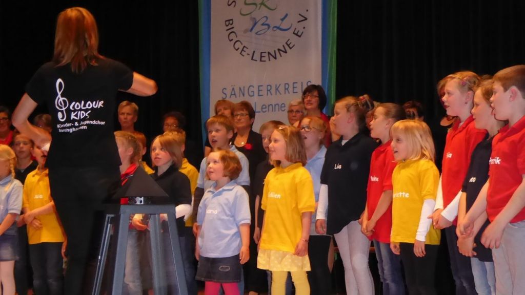 Riesiger Applaus für kleine Sänger beim 50. Sängerfest im St. Clemens-Haus von s: Rüdiger Kahlke