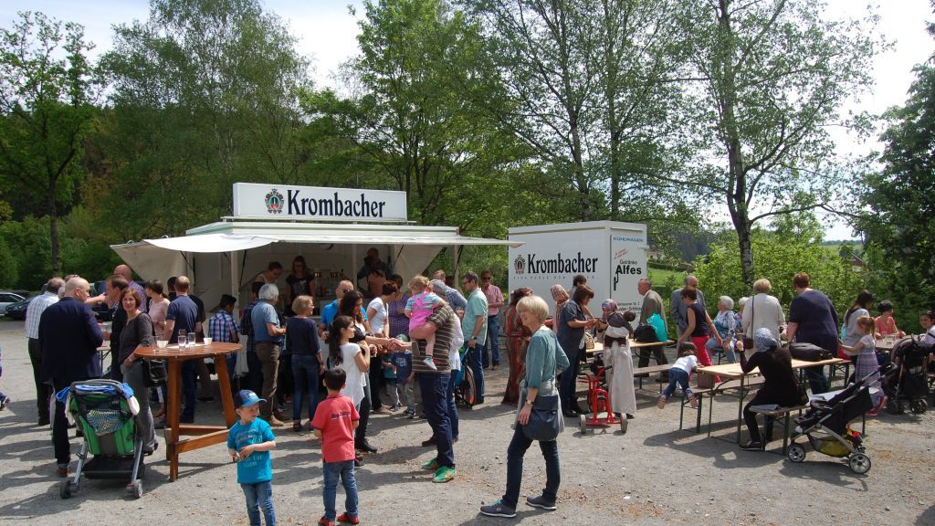 Zahlreiche Geflüchtete und Bürger der Gemeinde Wenden kamen auf dem Begegnungsfest zusammen. von s: Daniel Heinz
