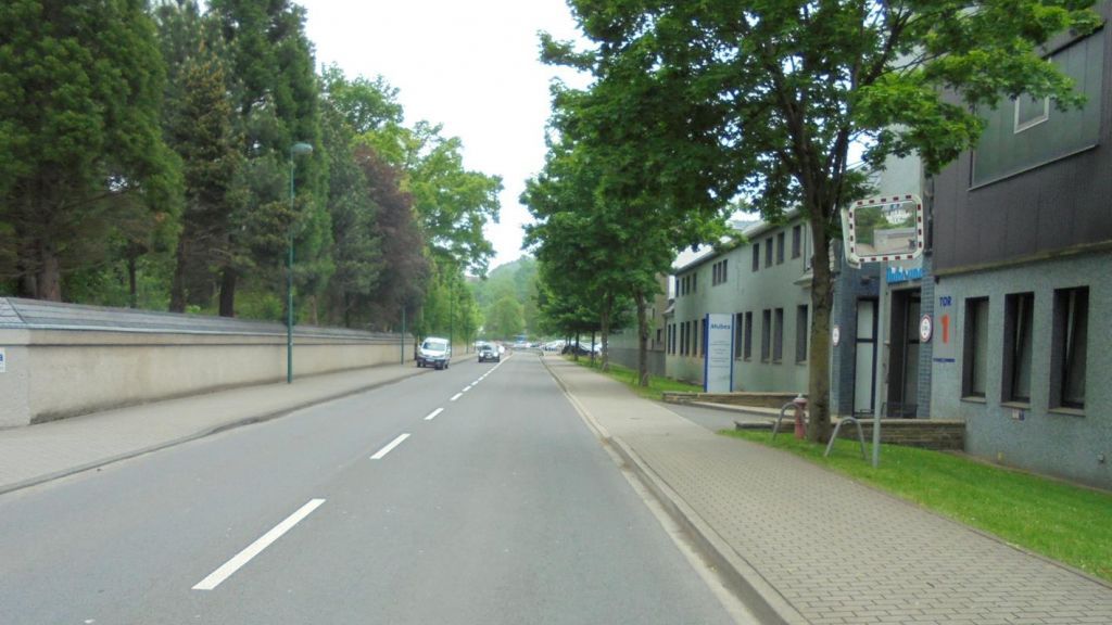 Vom 31. Mai bis voraussichtlich 17. Juni kommt es auf der Kölner Straße in Attendorn im Bereich „Mubea Tor 1“ aufgrund einer Baustelle zu Verkehrsbehinderungen. von Hansestadt Attendorn