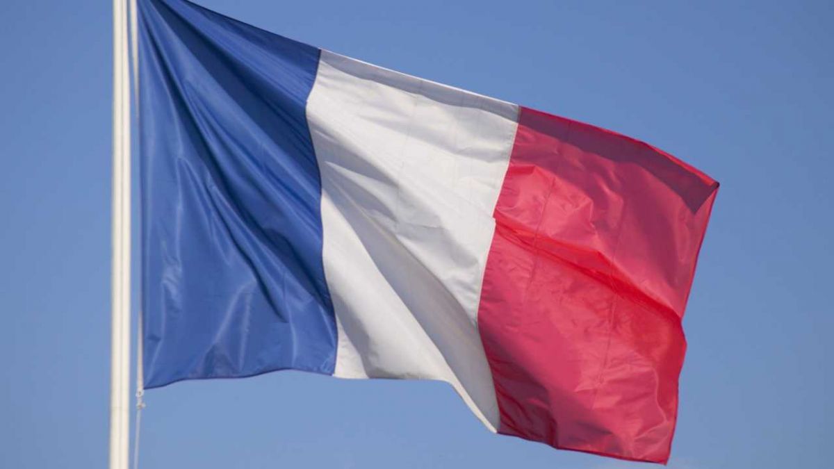 In Frankreich beginnt am 10. Juni die Fußball-EM, die den Verkauf von Fanartikeln wieder in die Höhe schießen lassen dürfte. von Symbol © spiritofamerica / lia