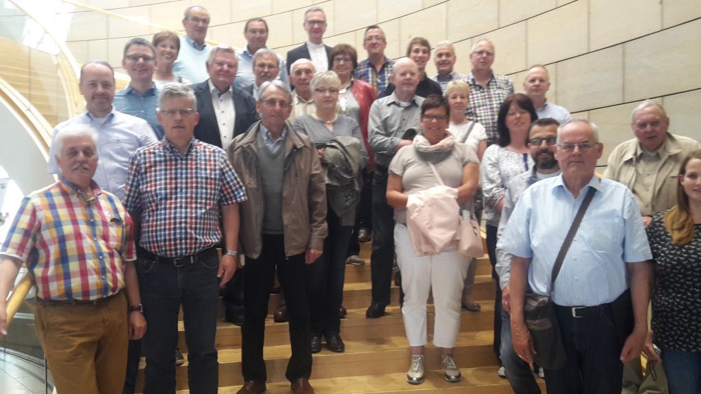 Rund 30 Heggener besuchten den Landtag in Düsseldorf. von s: CDU-Ortsverband Heggen