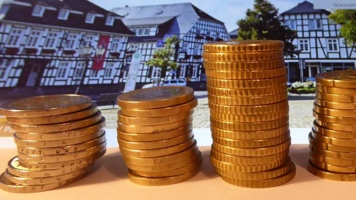 Die kreisangehörigen Städte und Gemeinden erhalten einen erhöhten Anteil an der Umsatzsteuer in Höhe von rund 4,7 Millionen Euro. von Symbol Rüdiger Kahlke