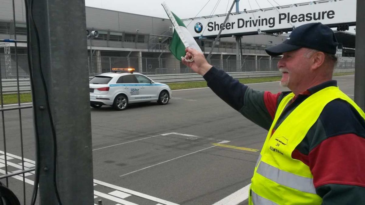 Teamchef Willi Lommel freute sich über das gute Abschneiden seines Sohns auf dem Nürburgring. von AMC Olpe
