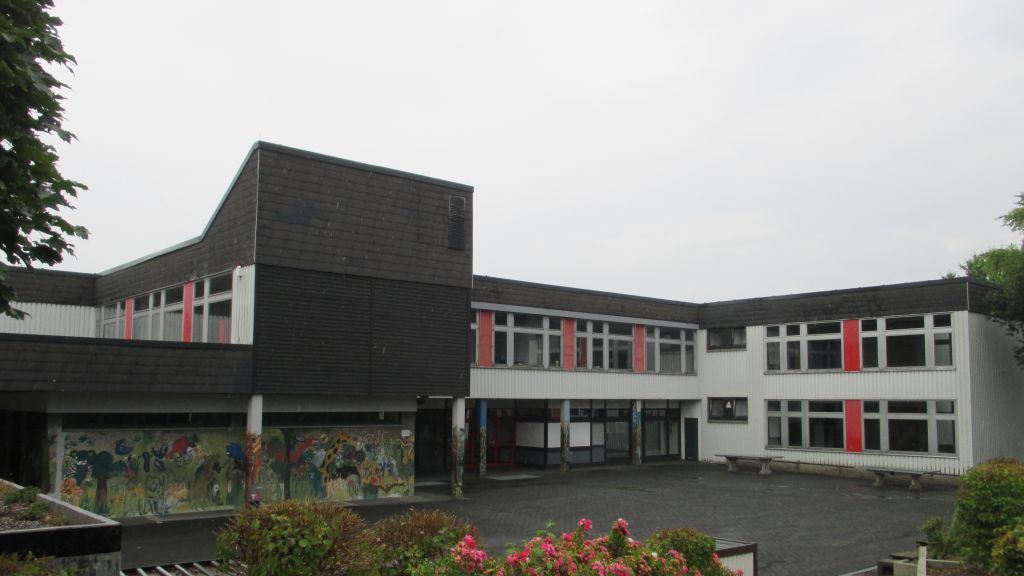 Auch die Fasse der Gesamtschule wird im Zuge der energetischen Erneuerungen am Schulzentrum saniert. von s: Gemeinde Finnentrop