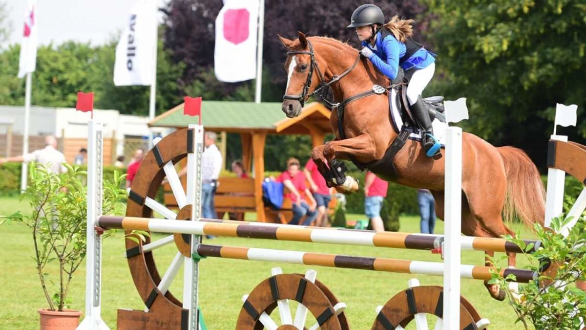 Katia Hansjosten und ihr Pony „Dannys Sunshine“ überzeugten in Greven-Bockholt. von Karsten Grobbel
