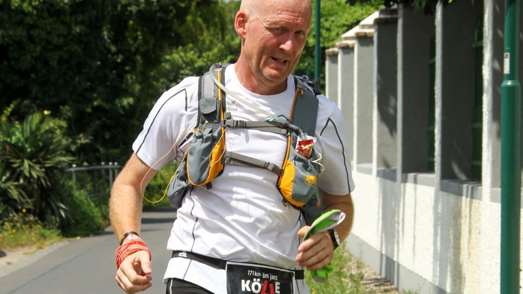 Andreas Geyer vom TV Attendorn belegte beim Ultramarathon in Köln den dritten Platz.