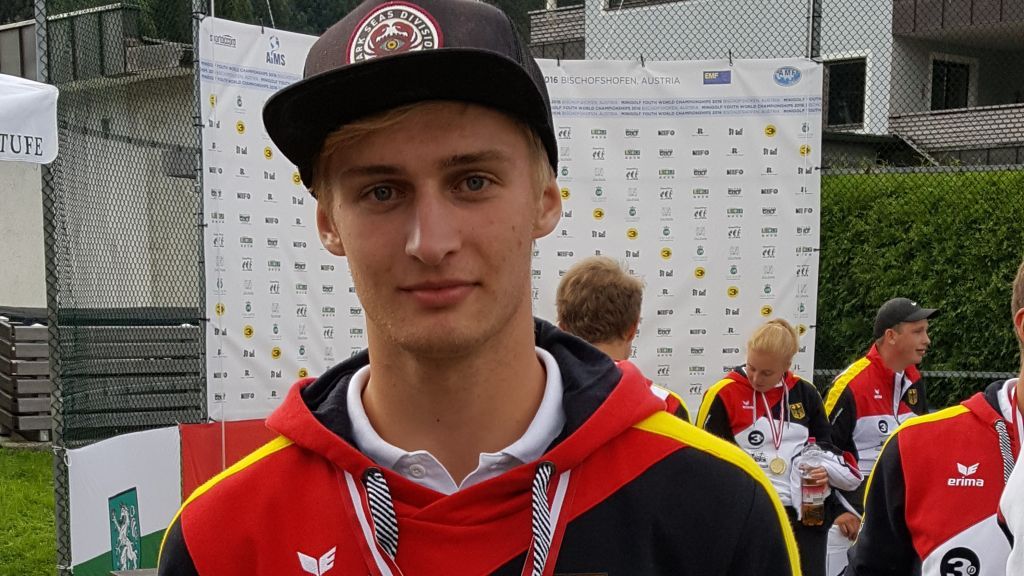 Jean-Pierre Bonacker gewinnt die Goldmedaille in Minigolf.