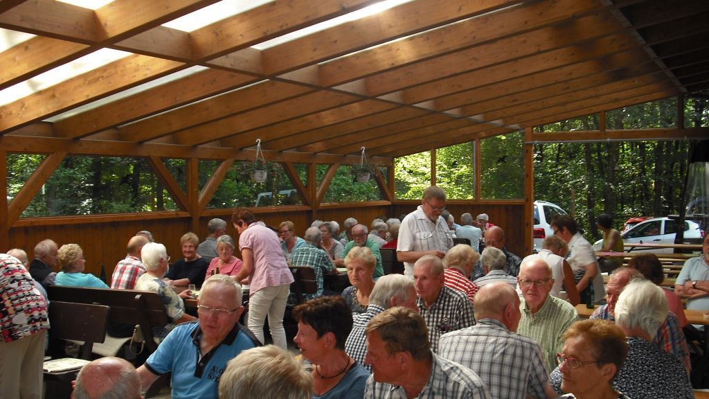Sommerfest des Sozialverbandes VdK Ortsverband Finnentrop in der Hütte des Sauerländischen Gebirgsvereins (SGV) in Bamenohl. von Catriona Rath