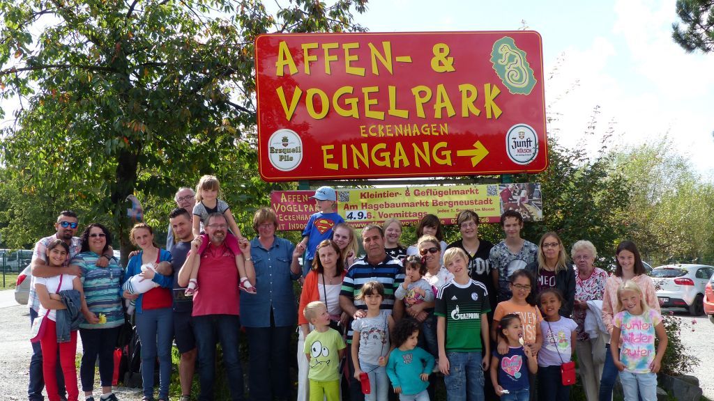 Einen tollen Tag verbrachten Alleinerziehende mit ihren Kindern und Flüchtlingsfamilien auf Einladung der SPD im Affen- und Vogelpark Eckenhagen.