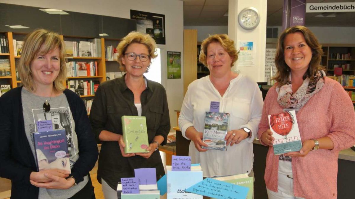 Das Team der Buchhandlung am Rathaus freut sich auf die Autorenlesung. von Hoffmann