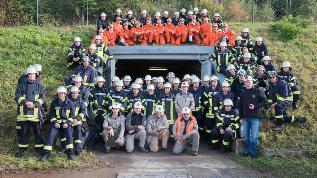 Auf eine erfolg- und lehrreiche Übung blicken die Kameraden der Grubenwehr, Feuerwehr und die Geschäftsführung der Sachtleben Bergbau Verwaltungs-GmbH zurück.