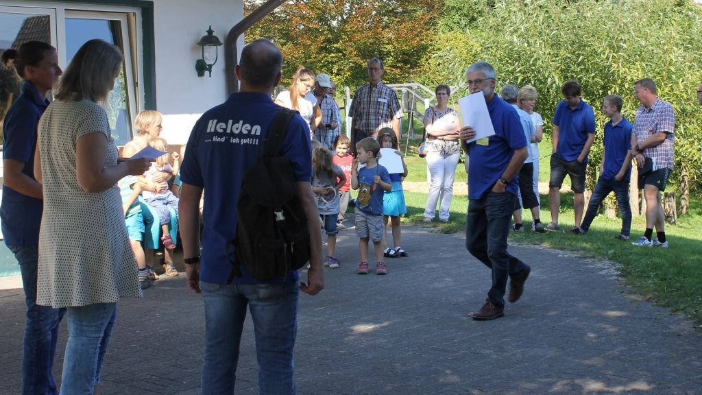Im September fanden in der Hansestadt Attendorn die Begehung zum Wettbewerb „Unser Dorf hat Zukunft“ auf Stadtebene statt. Hier: Helden. von Stadt Attendorn