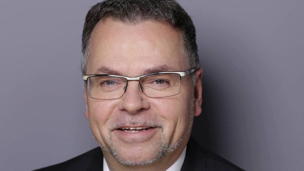 Wolfgang Langenohl, stellvertretender SPD-Kreisverbandsvorsitzender, grüßt Genossen, Freunde und Mitbürger in einem Weihnachtsbrief. von SPD