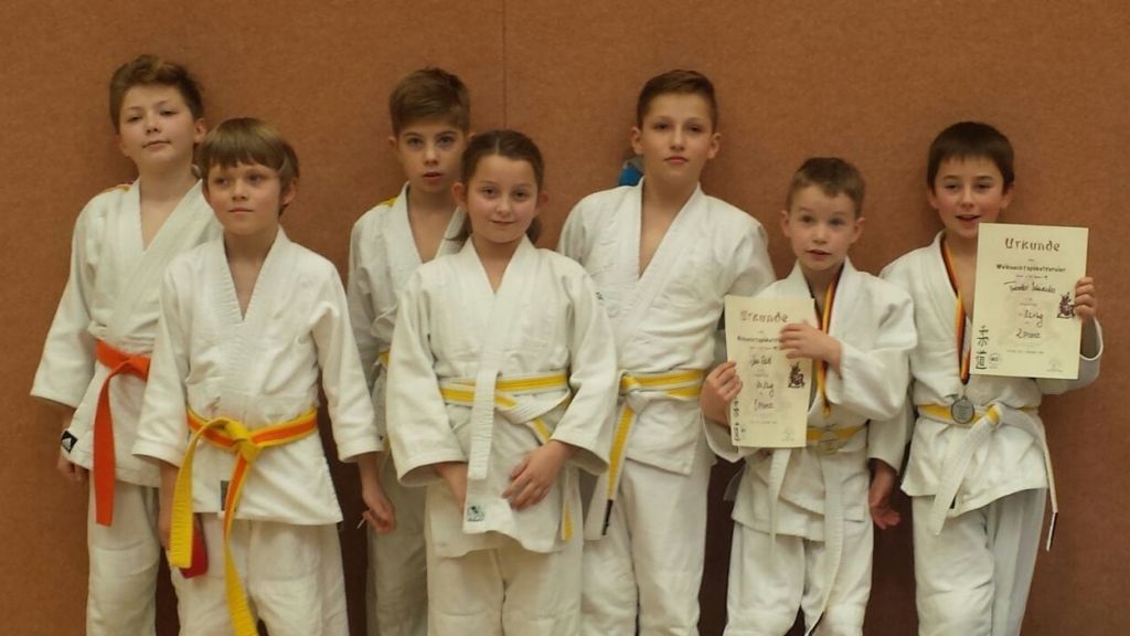 Die erfolgreichen Teilnehmer des Weihnachtspokalturniers, welches der TuS Iserlohn ausrichtete. von privat