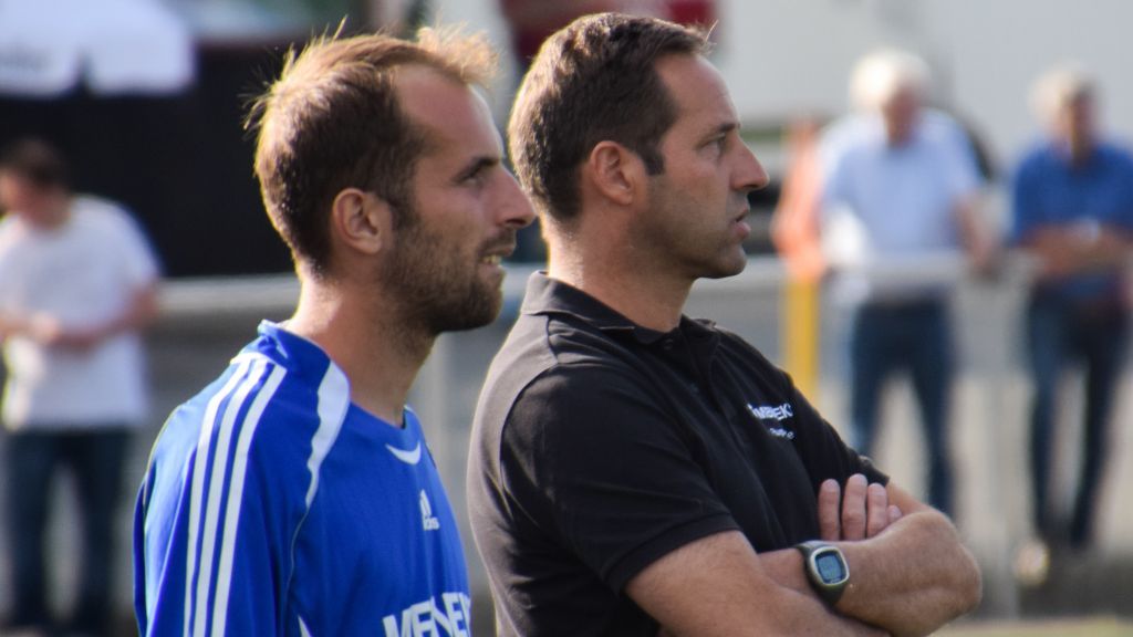 Michael Kurzeja (rechts) verlässt den FC Kirchhundem im Sommer 2017. von Prillwitz