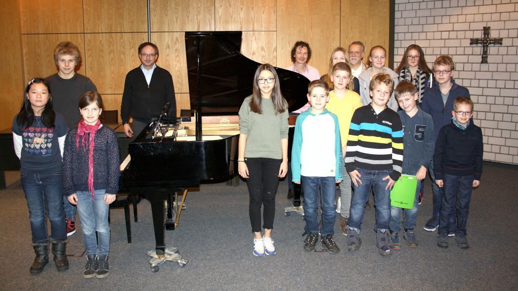 Die Schülerinnen und Schüler der Musikschule demonstrierten das klangliche Potenzial des Klaviers. von Musikschule Lennestadt