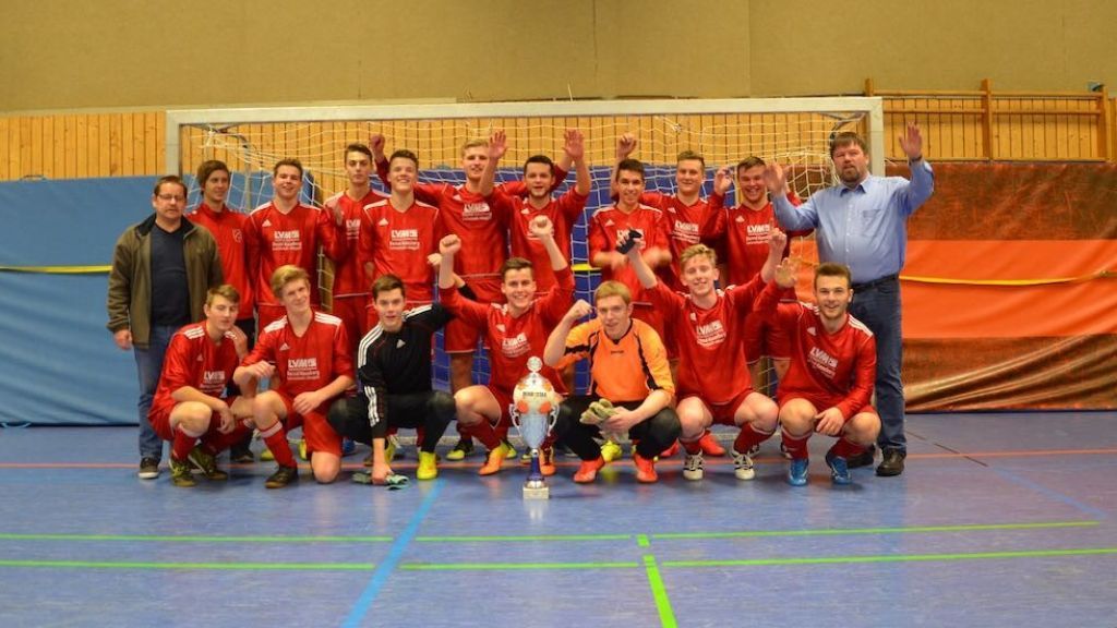 Die A-Junioren des FC Lennestadt sind Hallenfußball-Stadtmeister. von privat