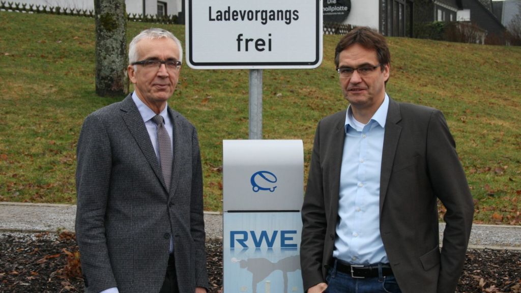 Dr. Hans-Wilhelm Schiffer (RWE) und Dr. Peter Liese sind sich einig, dass eine europäische Lösung beim Emissionshandel besser ist als nationale Sonderegeln. von privat