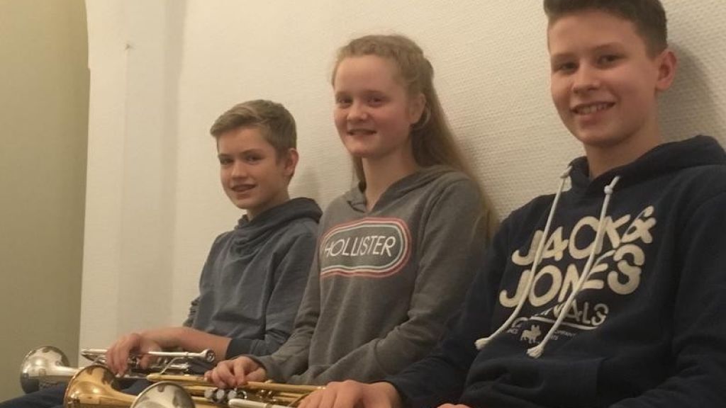 Kai Sondermann, Josefine Häner und Niklas Ohm (von links) gewannen den ersten Preis bei „Jugend musiziert“. von privat