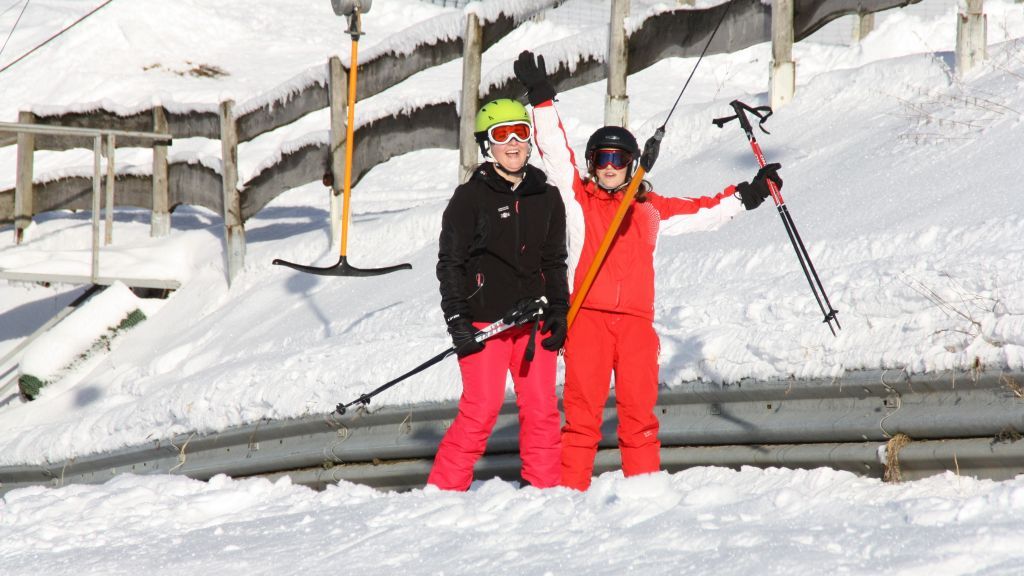 122 Schüler des Städtischen Gymnasiums Olpe verlegten den Sportunterricht auf die Skipiste. von privat